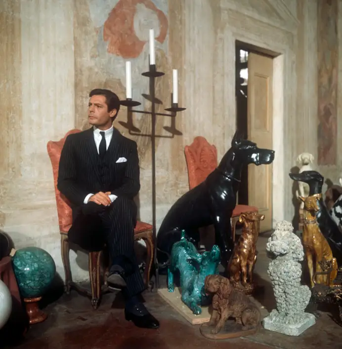 Marcello Mastroianni. Simbolo della Dolce Vita e dell’eleganza italiana riconosciuto in tutto il mondo, è il più amato dalle italiane e non solo. Ieri, oggi e domani