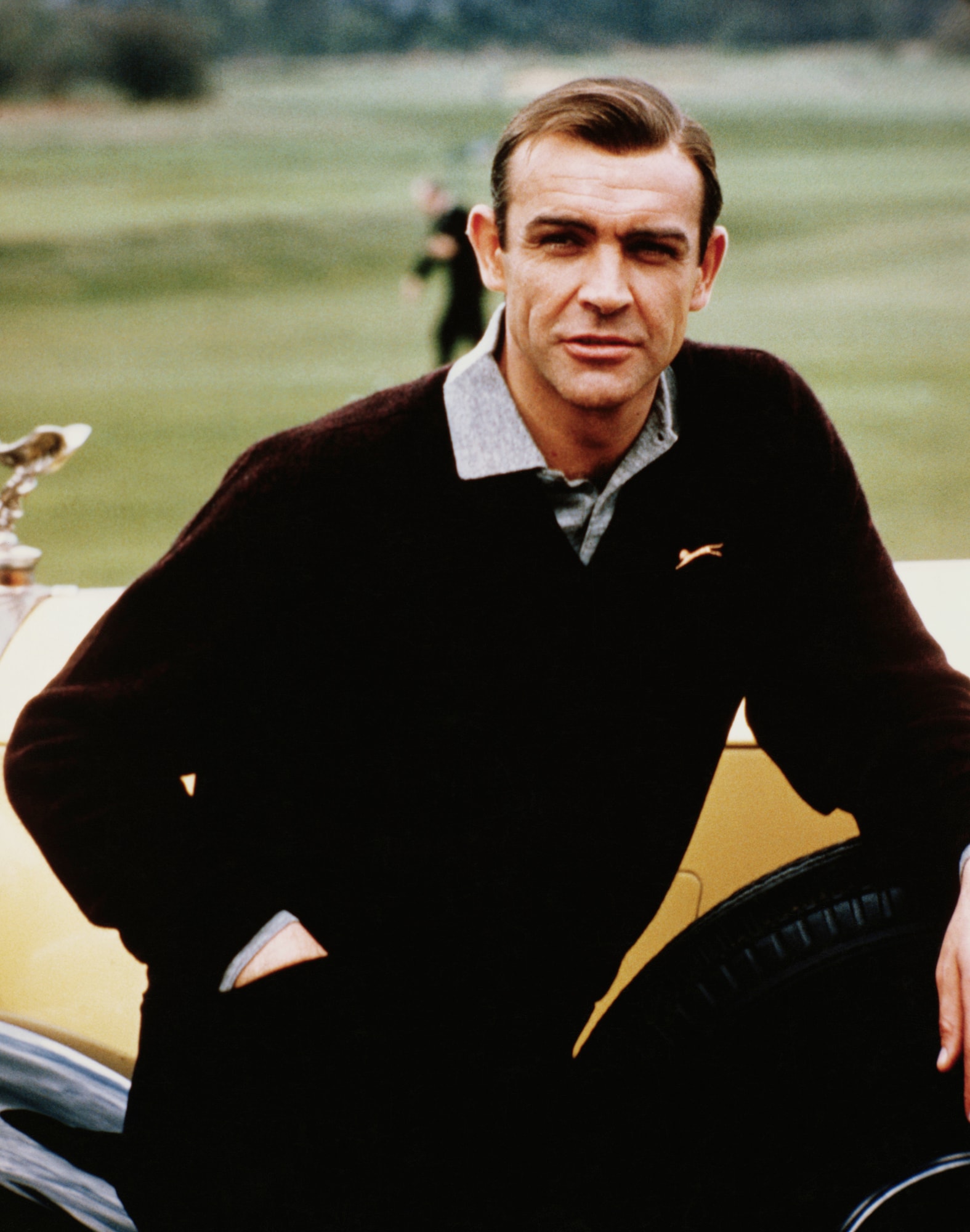 Sean Connery. La spia-à-porter che ha dettato le regole di eleganza a tutti i suoi successori, impeccabile in smoking con sigaretta in bocca come in kilt