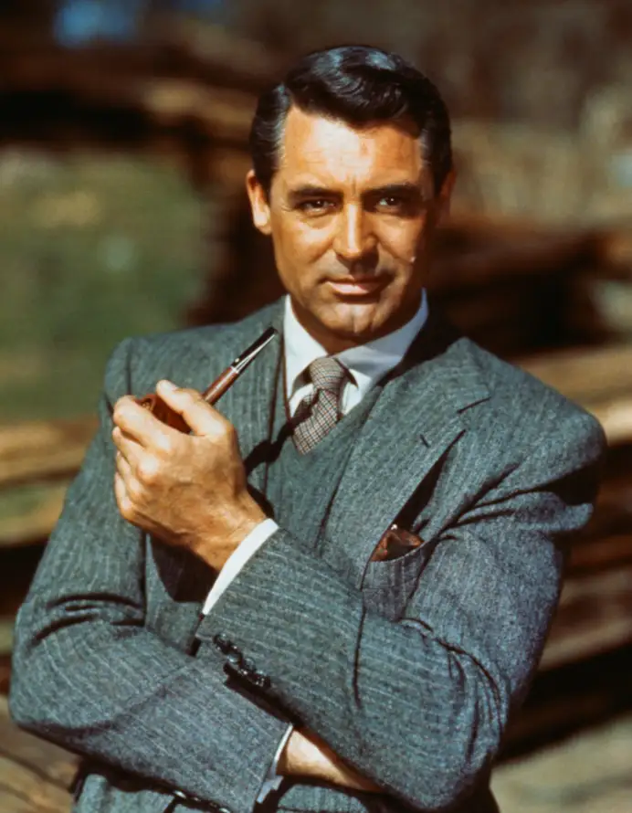 Cary Grant. «Invece di comprare più abiti economici di qualità discutibile, opta per un solo abito ma di qualità molto alta», raccontò in un’intervista uno degli attori più eleganti di sempre