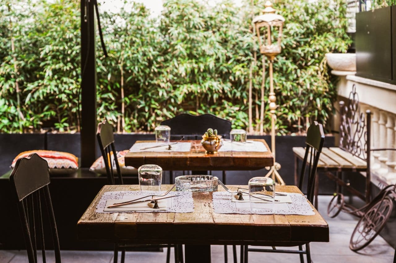 La terrazza di Argot Prati, locale di cocktail pairing, emanazione del secret bar di via dei Cappellari.