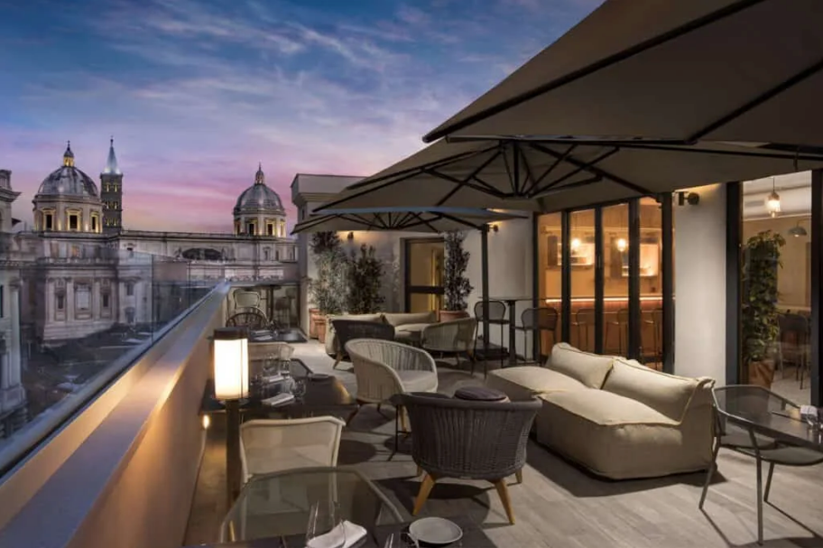 Mùn si trova all’ottavo piano del DoubleTree Hilton di Roma.