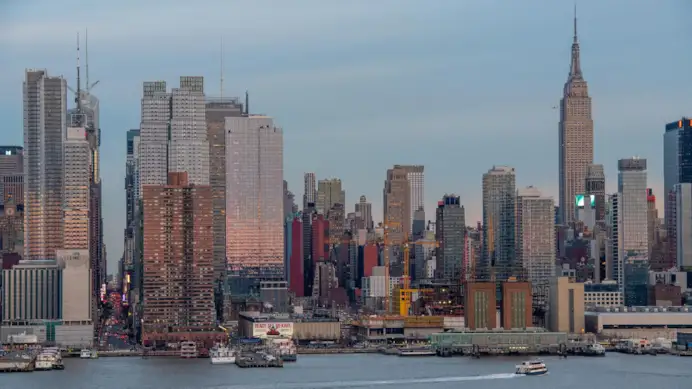 The New York skyline (ph nyc tourism official website)