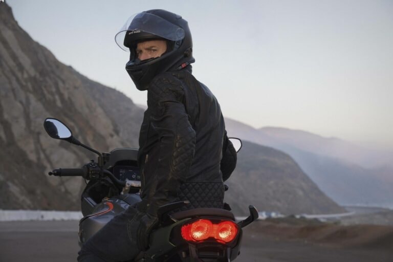 La passione di Ewan McGregor per le due ruote
