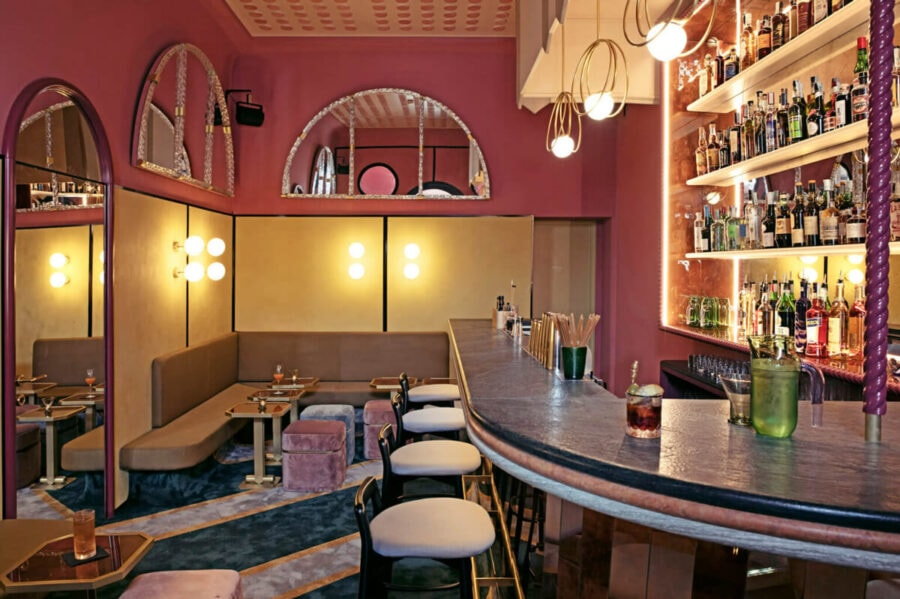 Il bar Experimental disegnato da Cristina Celestino. Dietro il bancone Lorenzo Di Cola