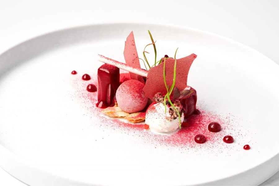 Bufala al lampone dello chef Giuseppe Stanzione del ristorante Il Glicine di Amalfi.