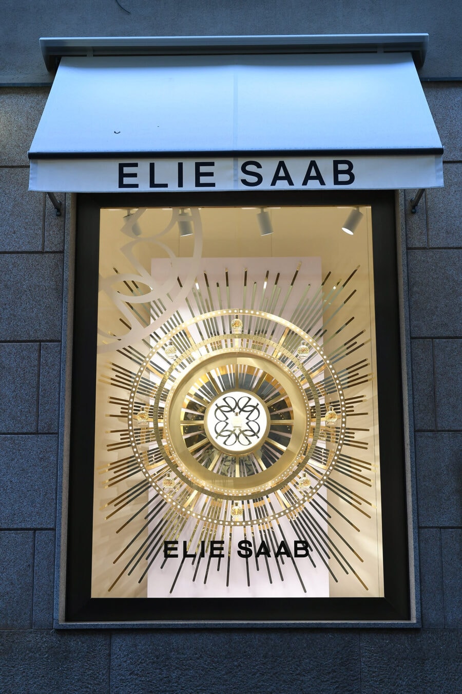 Elie Saab incanta Milano