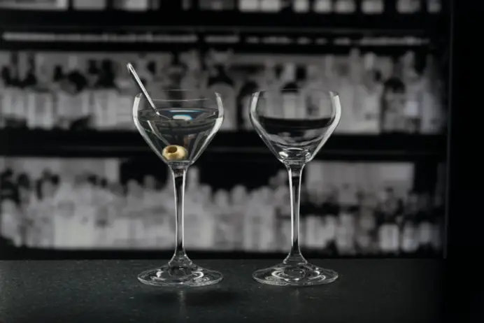 Le coppette Nick & Nora dedicate da Riedel all’omonima coppia di raffinati investigatori anni 30.