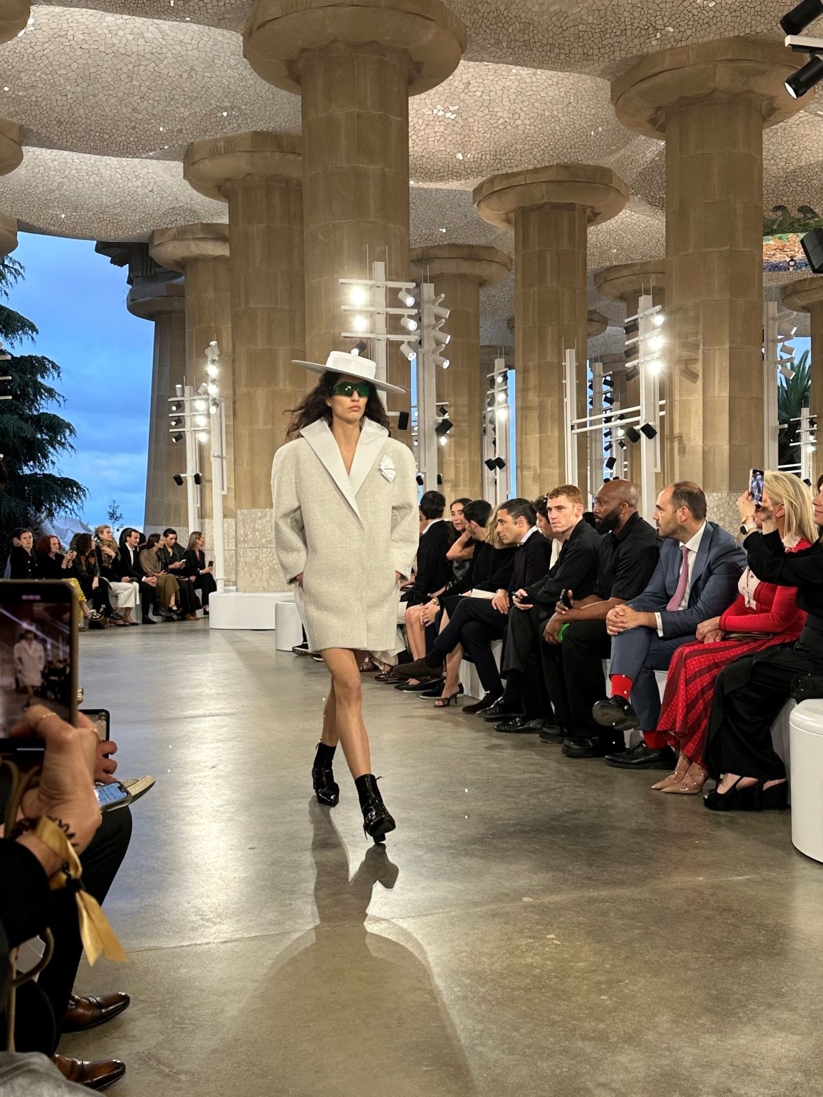 Un look Louis Vuitton cruise 2025