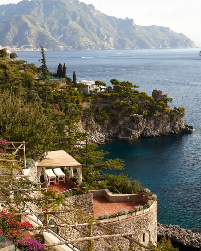 Borgo San Andrea ha aperto questa primavera a picco sul mare di Amalfi.