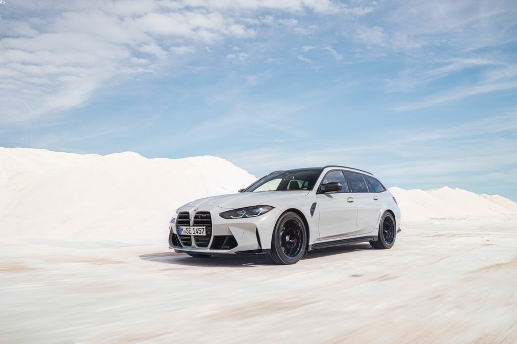 Secondo la tradizione della casa, Bmw M3 Competition Touring ha un’aggressività esterna più visibile.
