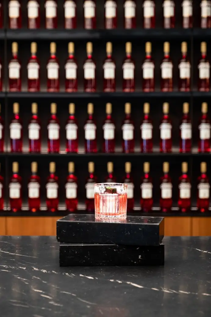 Milky Way Negroni è un twist sul mitico cocktail creato da Tommaso Cecca.