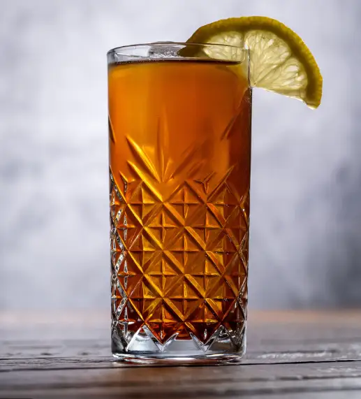 Long Island Ice Tea il top di Cola finale dà l’impressione di un innocuo tè freddo.