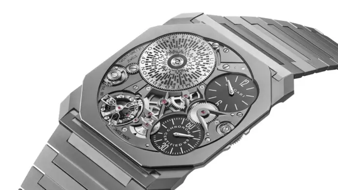 L'Octo Finissimo Ultra Cosc di Bulgari.
