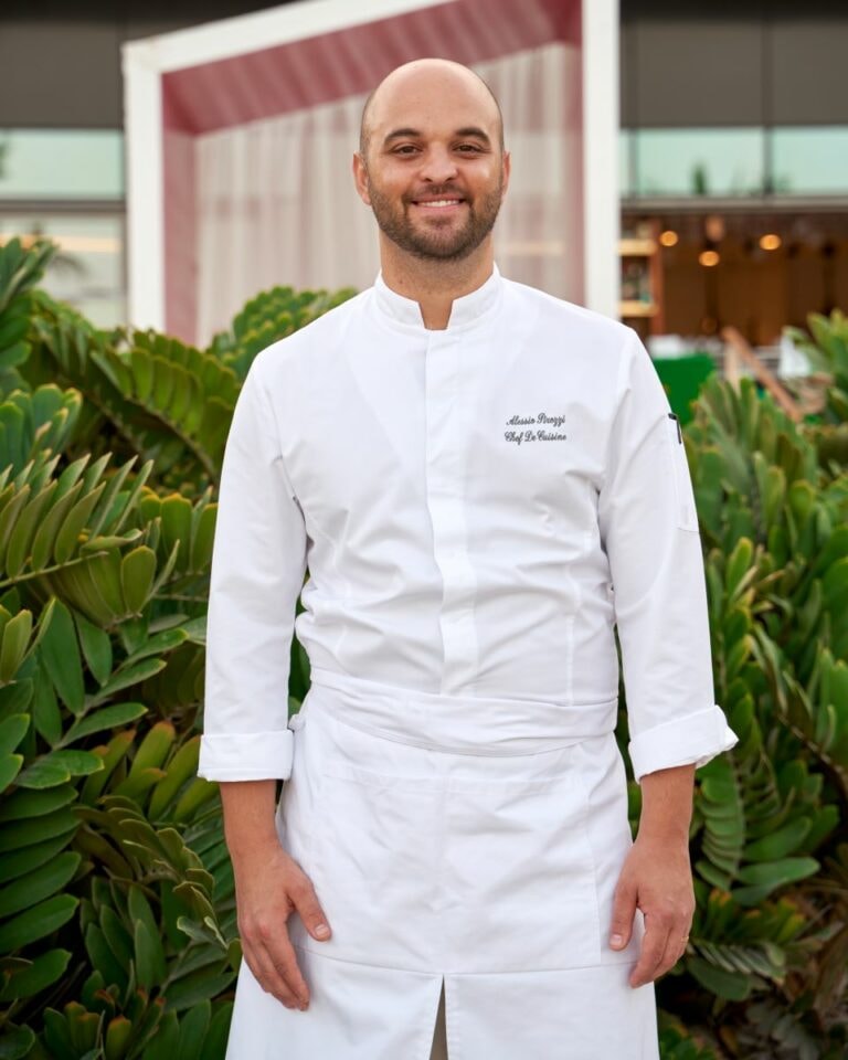 Lo chef Alessio Pirozzi del Torno Subito, ristorante ideato da Massimo Bottura all’interno del W Dubai – The Palm.
