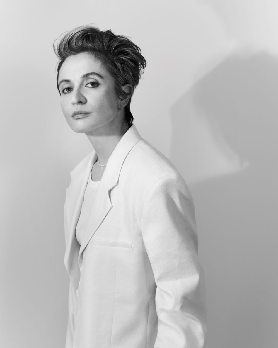 Calvin Klein torna in passerella con la nuova creative director Veronica Leoni