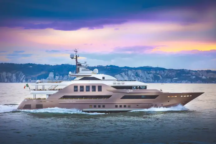 J’ade, megayacht di CNR, gruppo Ferretti, di 60 metri.