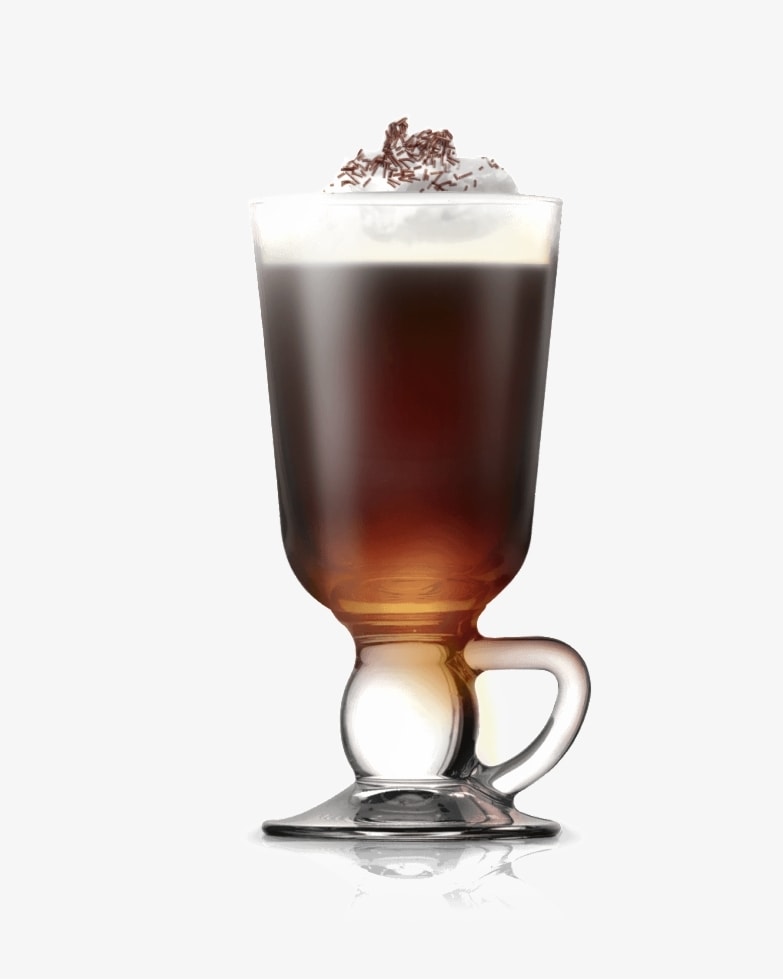 L'Irish Coffee nasce vuole la leggenda per riscaldare i passaggeri dei primi voli intercontinentali.