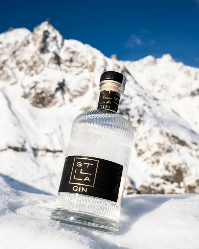 Stilla gin è stato messo a punto da Luca Angeli ex Bar Manager del Fours Seasons Milano.