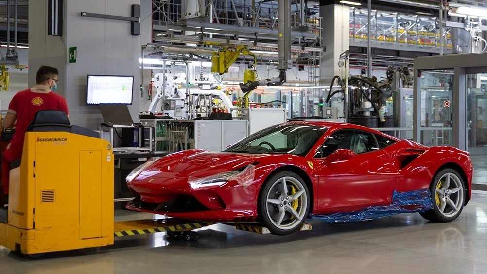 Auto elettrica per pochi? In Italia si vendono pi&ugrave; Ferrari che 500e. Come invertire la tendenza 