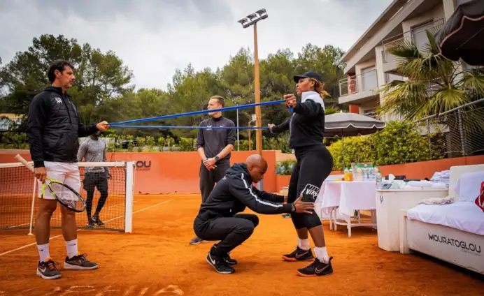Serena Williams mentre si allena alla Mouratoglou Tennis Academy in Costa Azzurra.