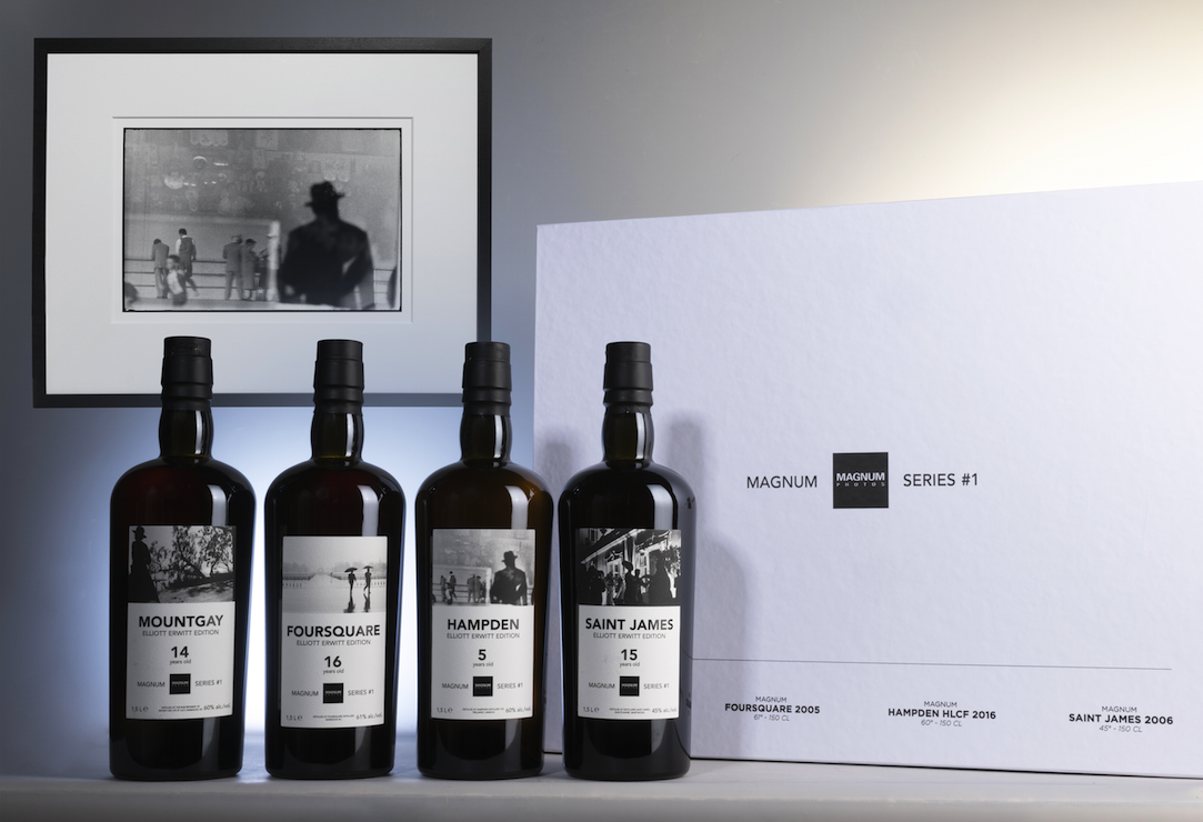 Le quattro bottiglie della Magnum Series con le fotografie di Elliot Erwitt in etichetta.