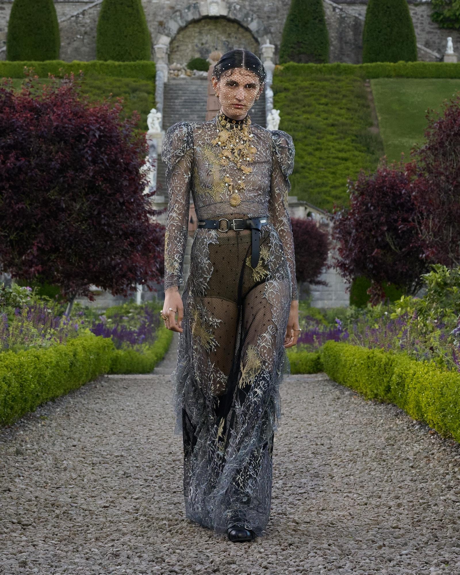 Un look Dior cruise 2025 (courtesy Dior)