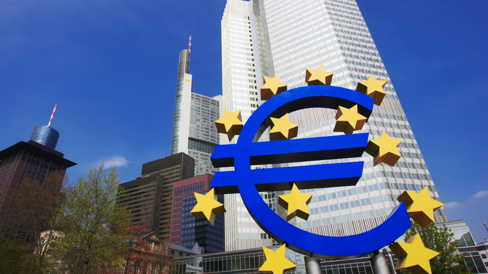 La Bce si smarca per la prima volta dalla Fed e taglia i tassi di interesse di 25 punti base al 4,25%