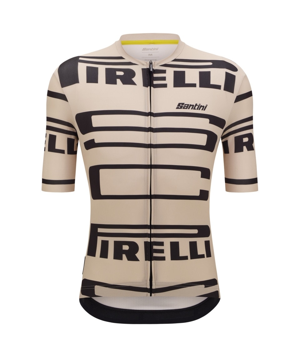 Pirelli, sul fianco della maglia è presente una patch ricamata Pirelli Sport Club, 100 euro