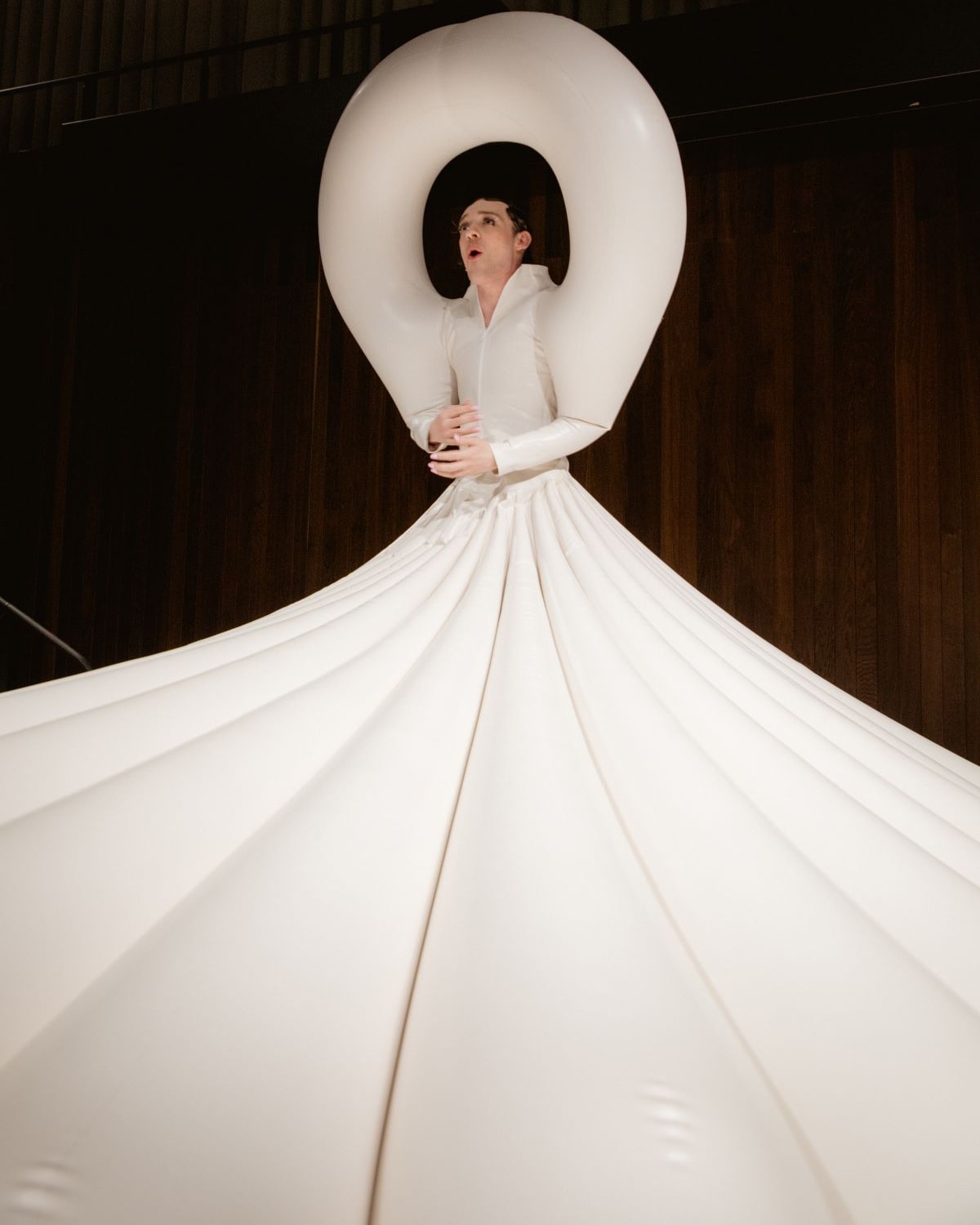 Harri e le sculture indossabili in latex