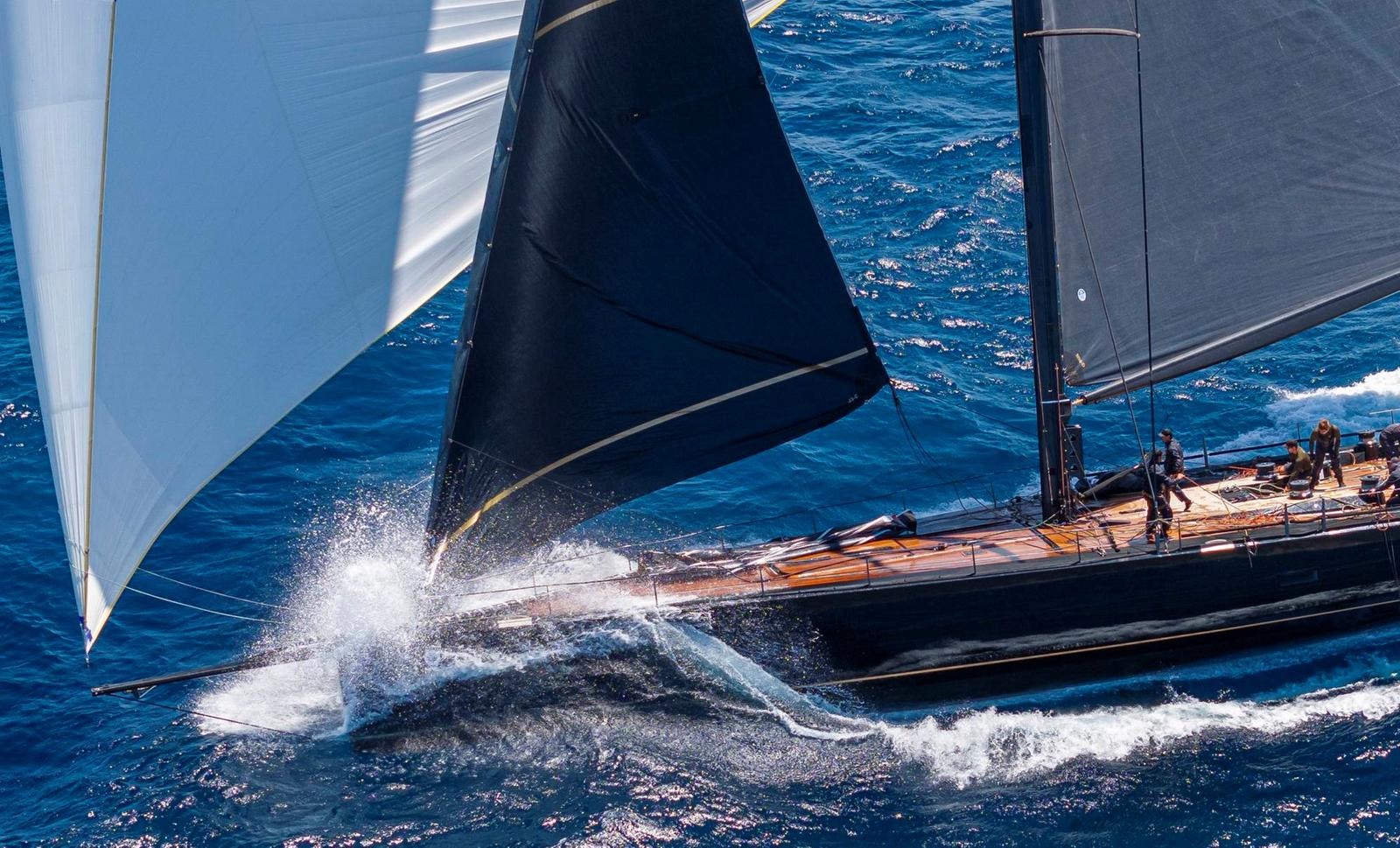 Loro Piana Giraglia, la regata pi&ugrave; iconica del Mediterraneo