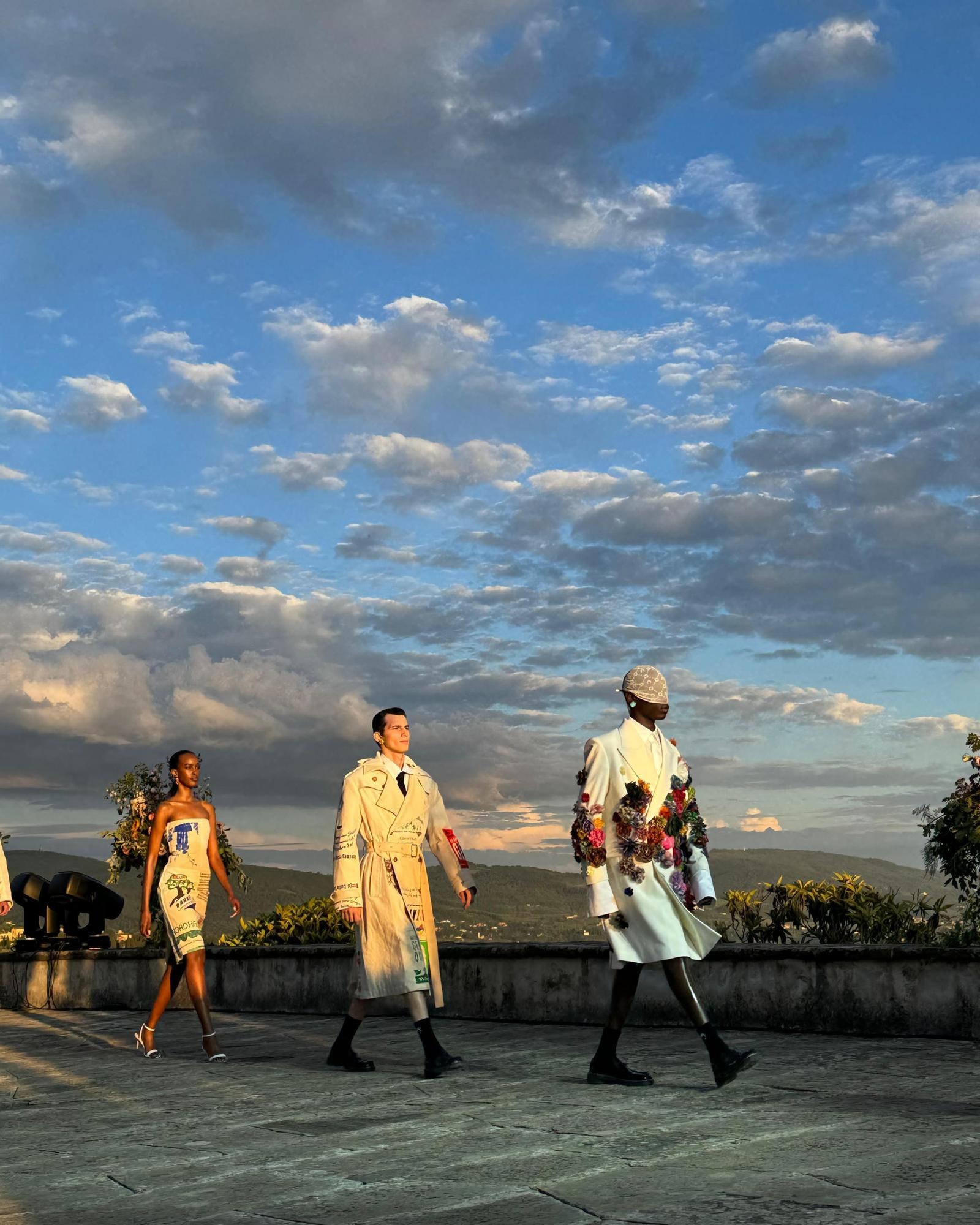 Il finale della sfilata spring-summer 2025 di Marine Serre