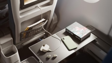 Jabra Elite 10, custodia intelligente per essere sempre connessiJabra Elite 10, custodia intelligente per essere sempre connessi