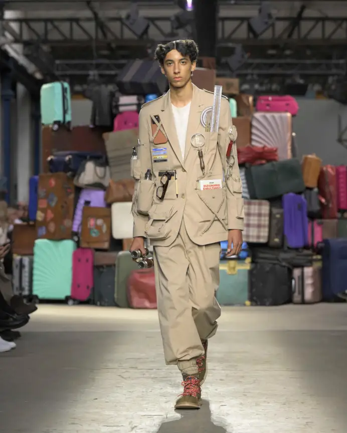 Un look Moschino spring-summer 2025 (courtesy Moschino)