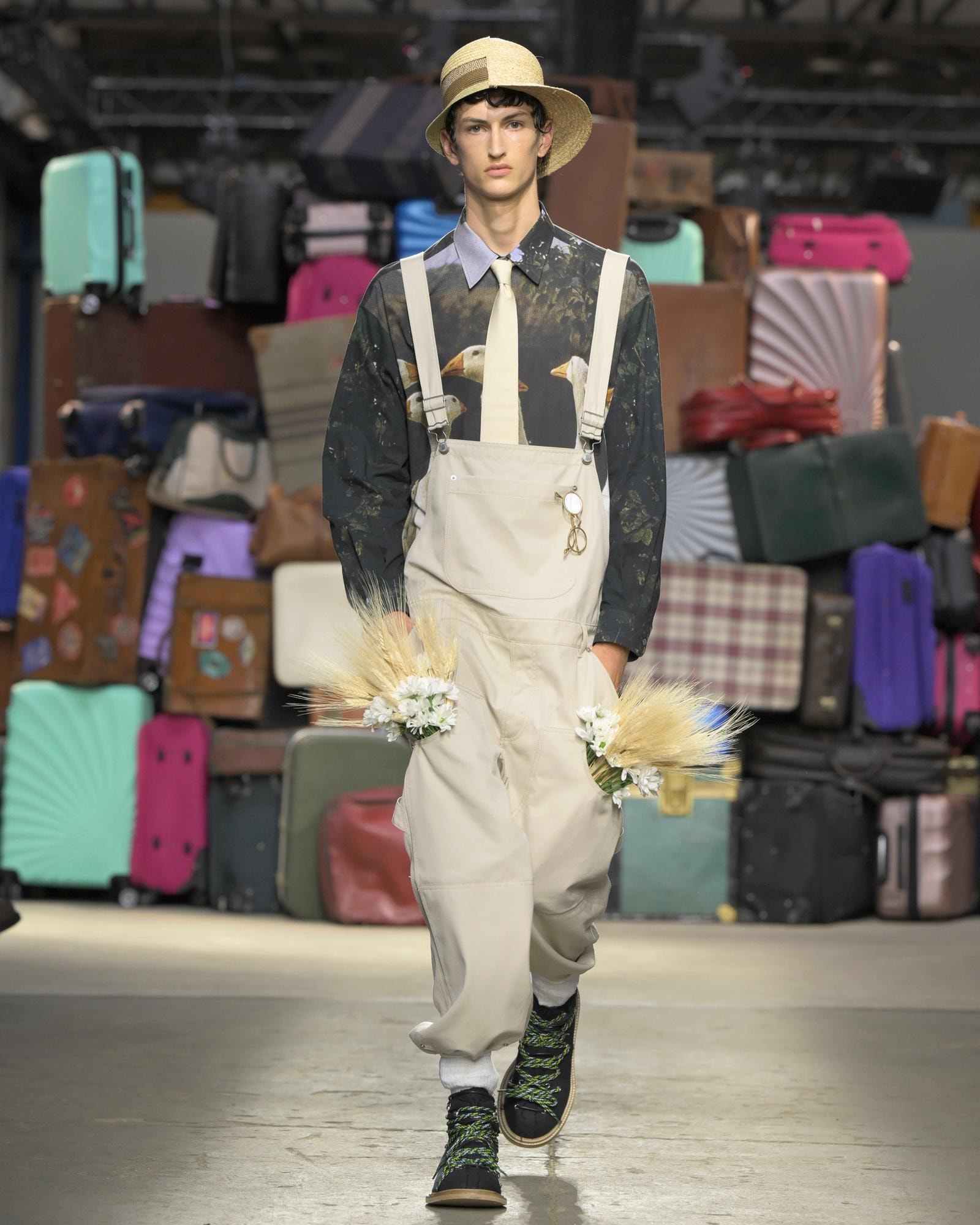 Un look Moschino spring-summer 2025 (courtesy Moschino)