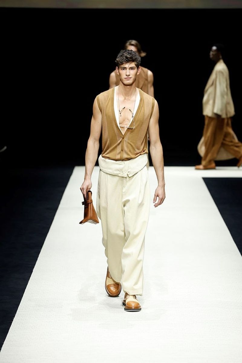 Un look Emporio Armani spring-summer 2025