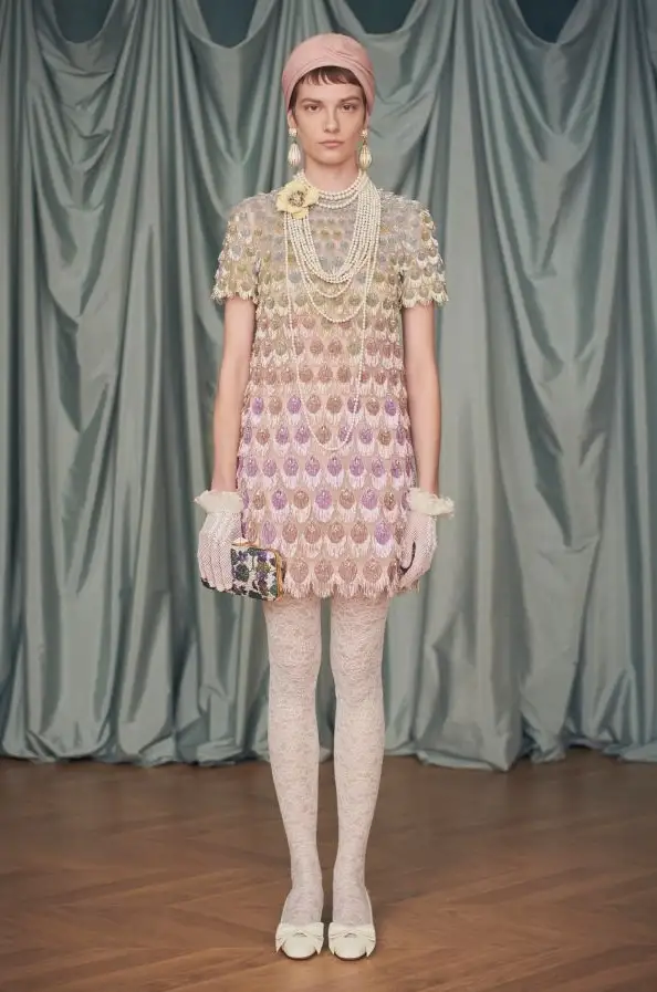 Un look Valentino by Alessandro Michele «Avant les débuts» spring 2025 (courtesy Valentino)