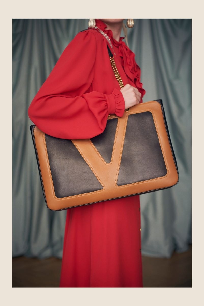 Una borsa Valentino by Alessandro Michele «Avant les débuts» spring 2025 (courtesy Valentino)