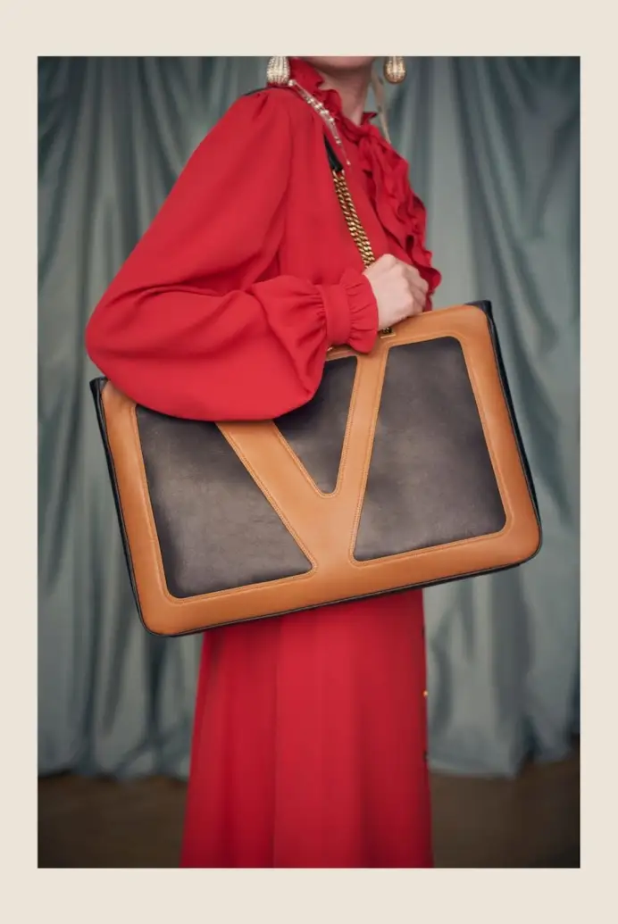 Una borsa Valentino by Alessandro Michele «Avant les débuts» spring 2025 (courtesy Valentino)