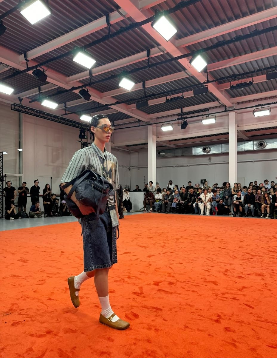 Un look spring-summer 2025 di Dhruv Kapoor