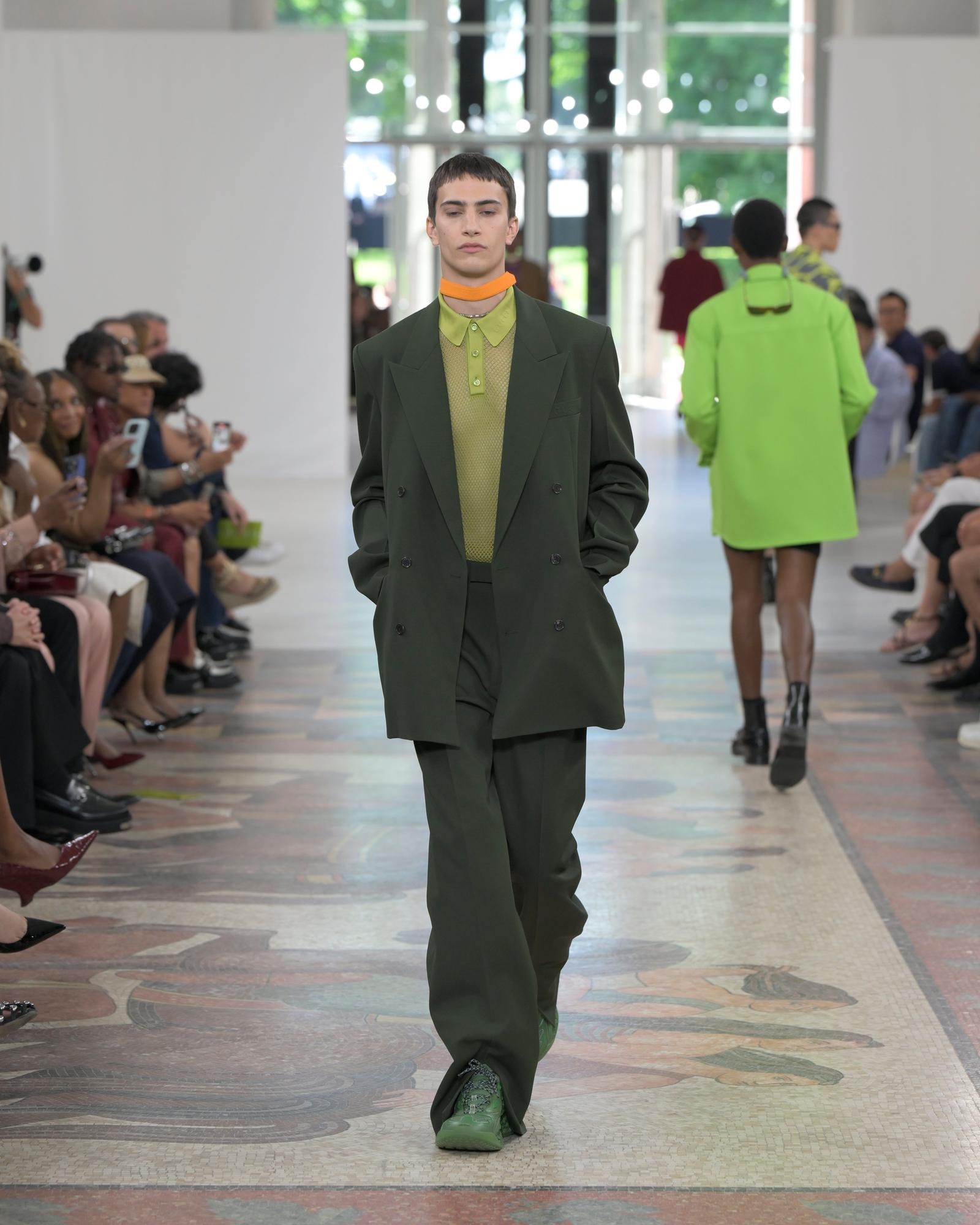 Un look Gucci spring-summer 2025 (courtesy Gucci)