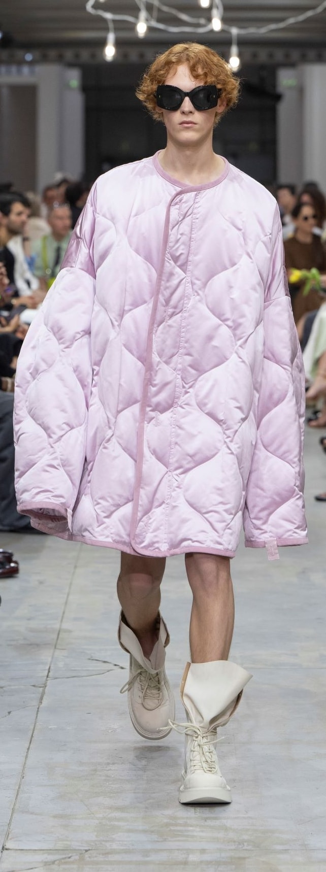 Un look di JW Anderson (courtesy JW Anderson)
