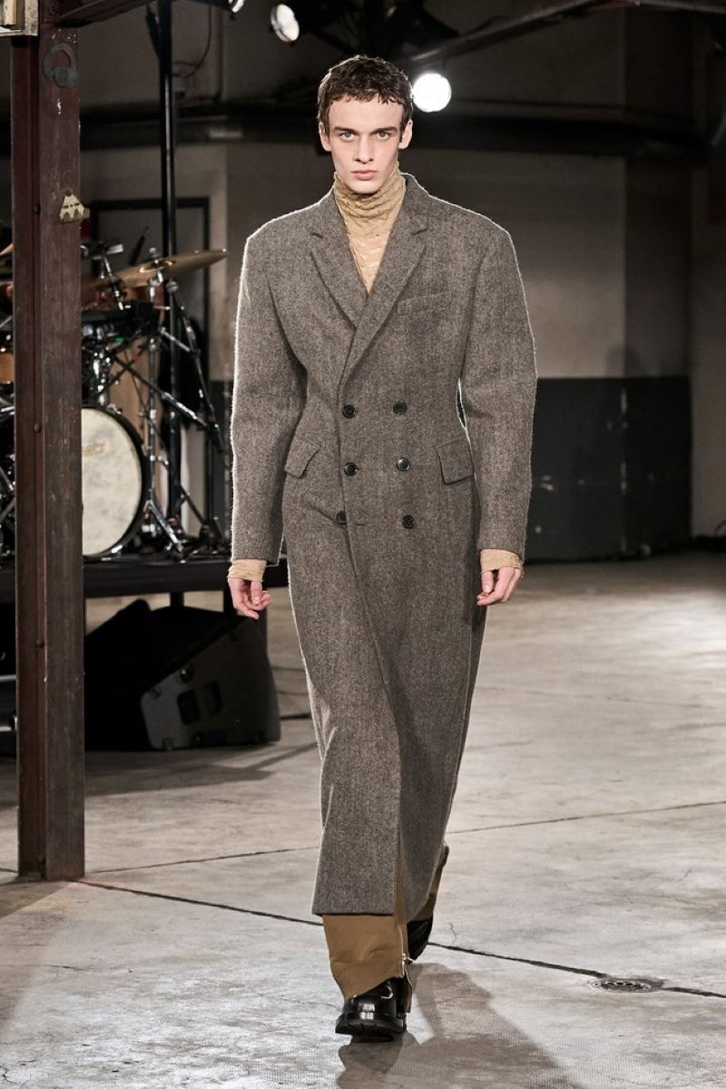 UN look Dries Van Noten fall-winter 2023