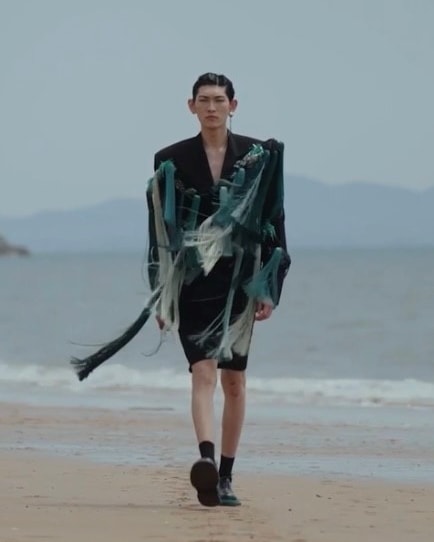 Un look Valleyouth spring-summer 2025