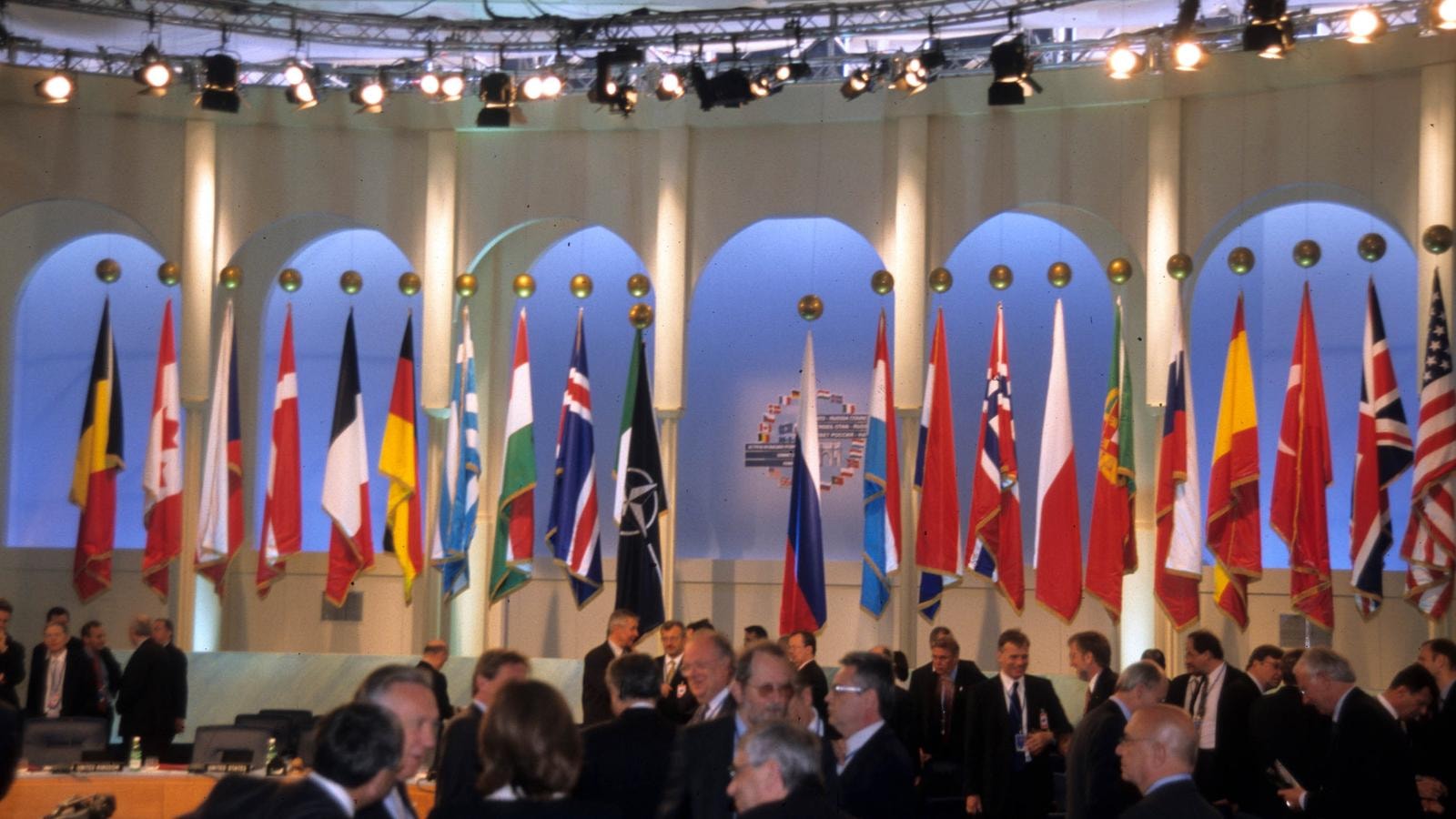 Le bandiere dei paesi della Nato