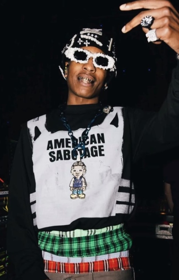 A$ap rocky con una maglietta lanciata sul sito Awge (ph Instagram @asaprocky)