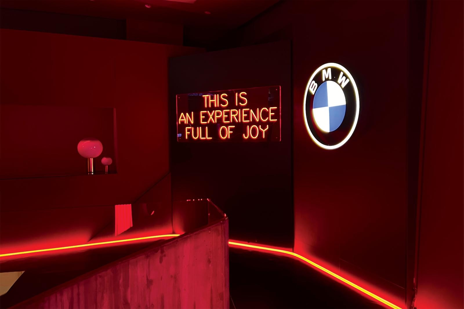 House of Bmw in via Monte Napoleone rappresenta l’essenza dell’eleganza.