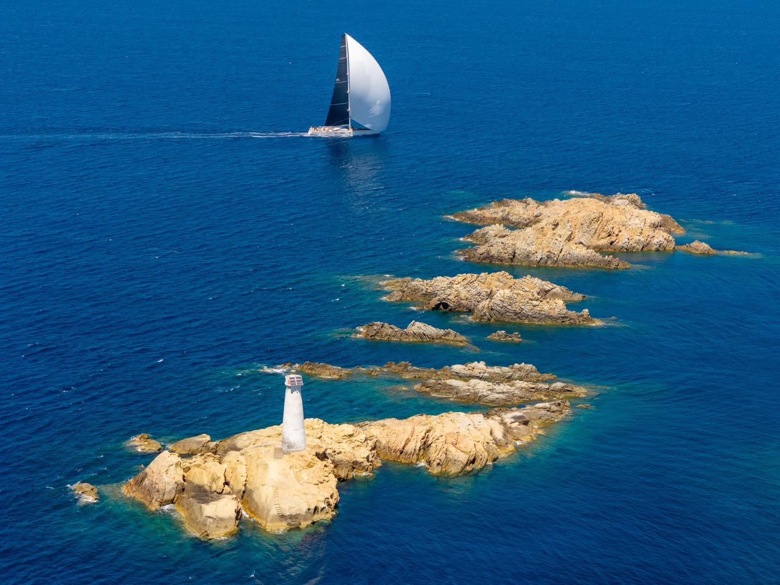 Lo spettacolo della Giorgio Armani Superyacht Regatta