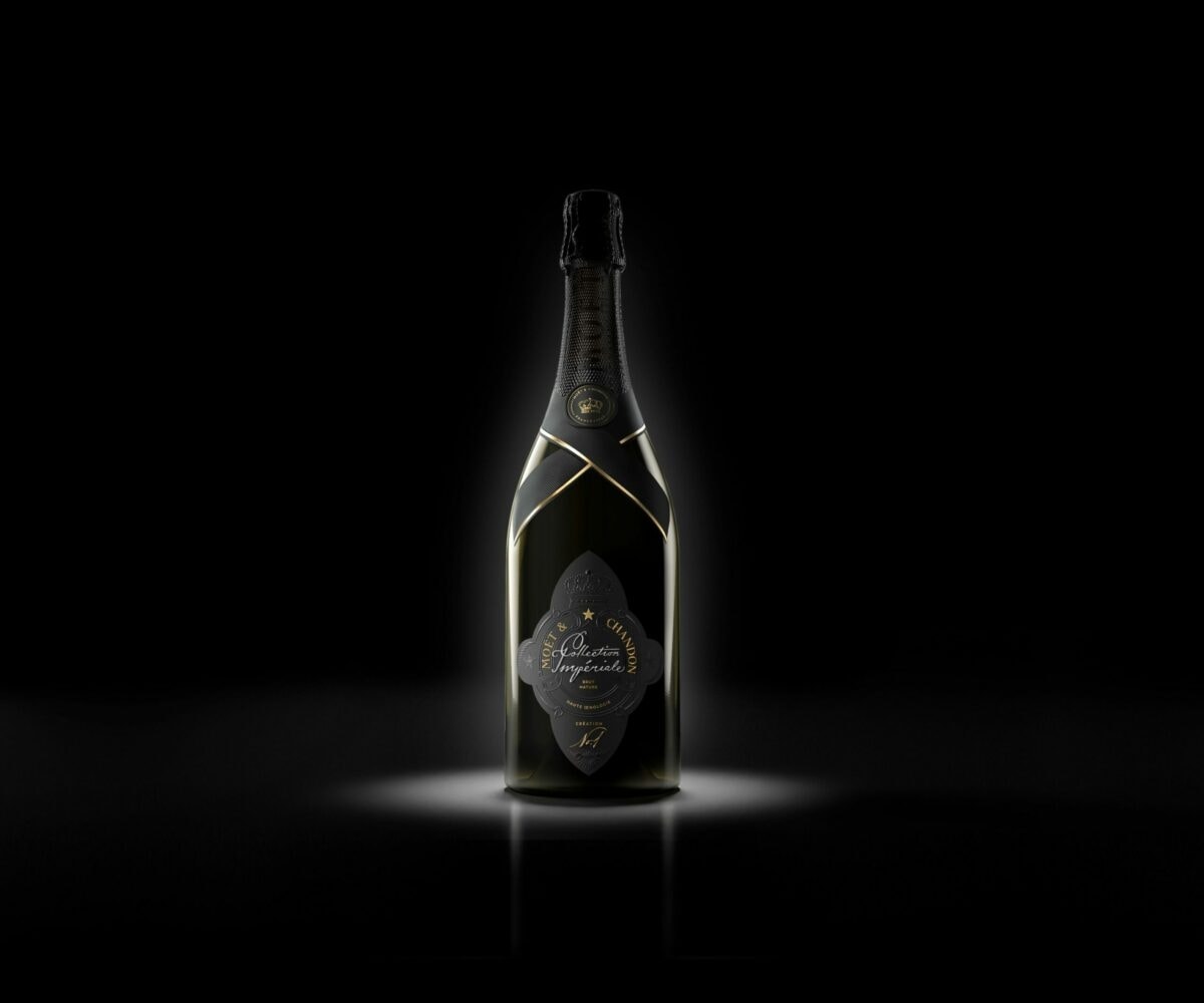 La bottiglia della nuova Collection Impérial Création No.1 di Moët Chandon.
