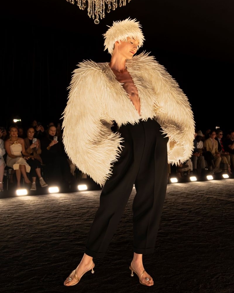 Un look Schiaparelli haute couture fall-winter 2024/25 (courtesy Schiaparelli)
