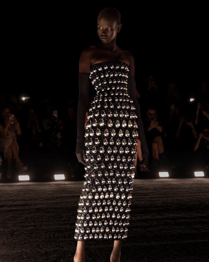 Un look Schiaparelli haute couture fall-winter 2024/25 (courtesy Schiaparelli)